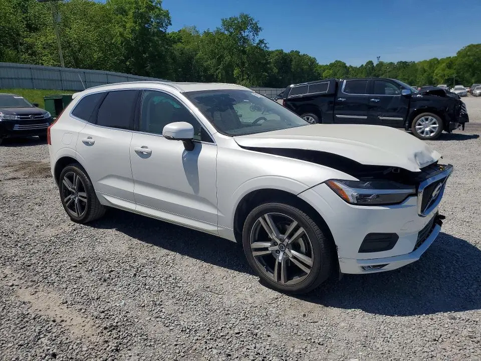 2021 VOLVO XC60 T5 MOMENTUM  