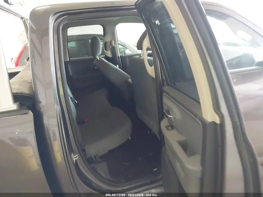 2016 RAM 1500 SLT