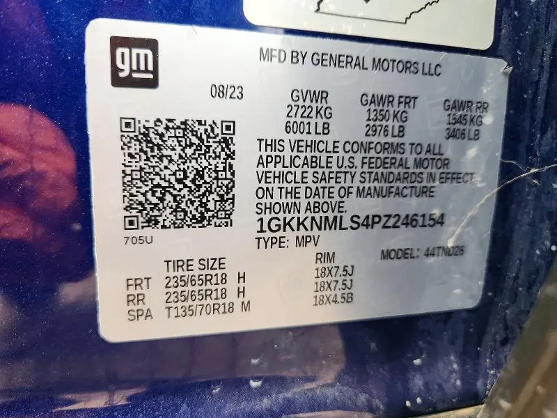 2023 GMC ACADIA SLT  