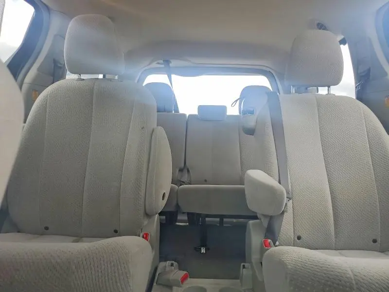 2011 TOYOTA SIENNA LE  