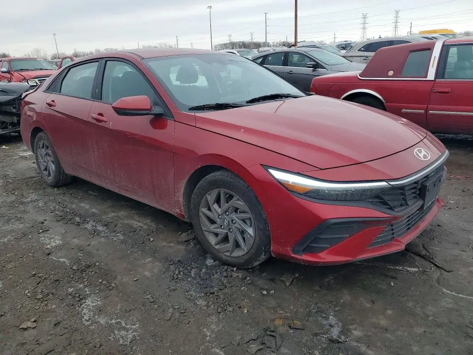 2024 HYUNDAI ELANTRA SEL  