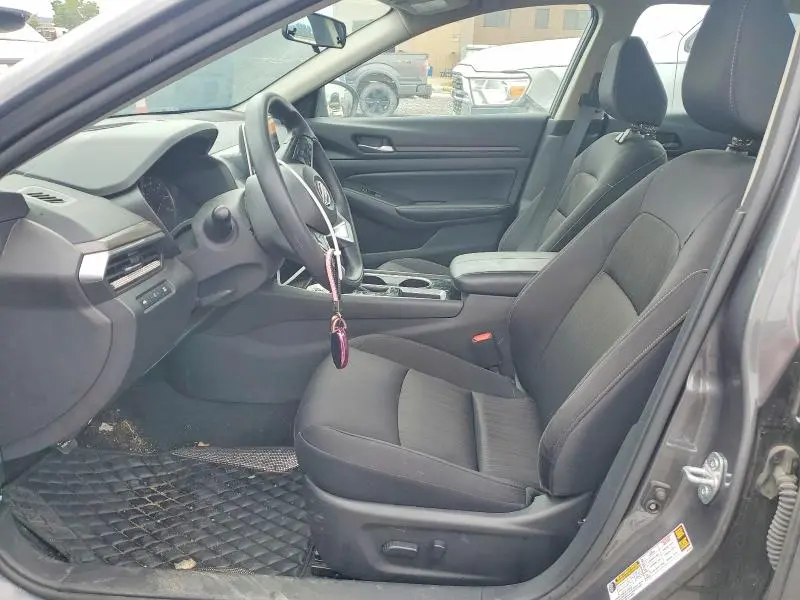 2024 NISSAN ALTIMA SV  