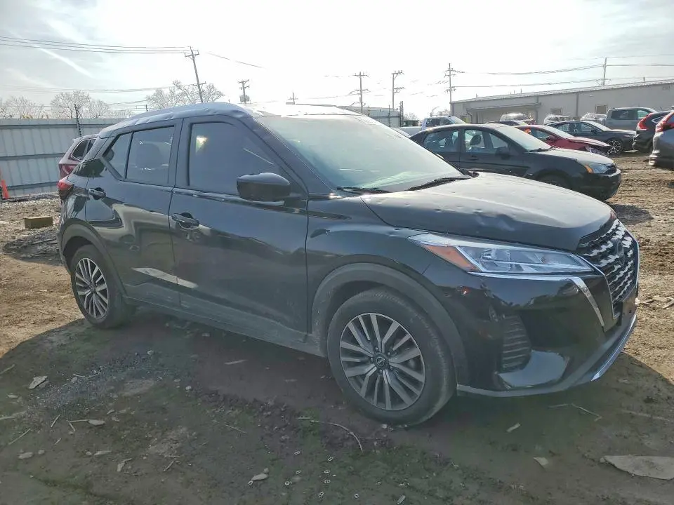 2024 NISSAN KICKS SV  