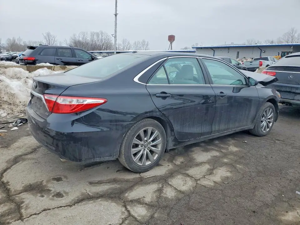 2016 TOYOTA CAMRY XLE  