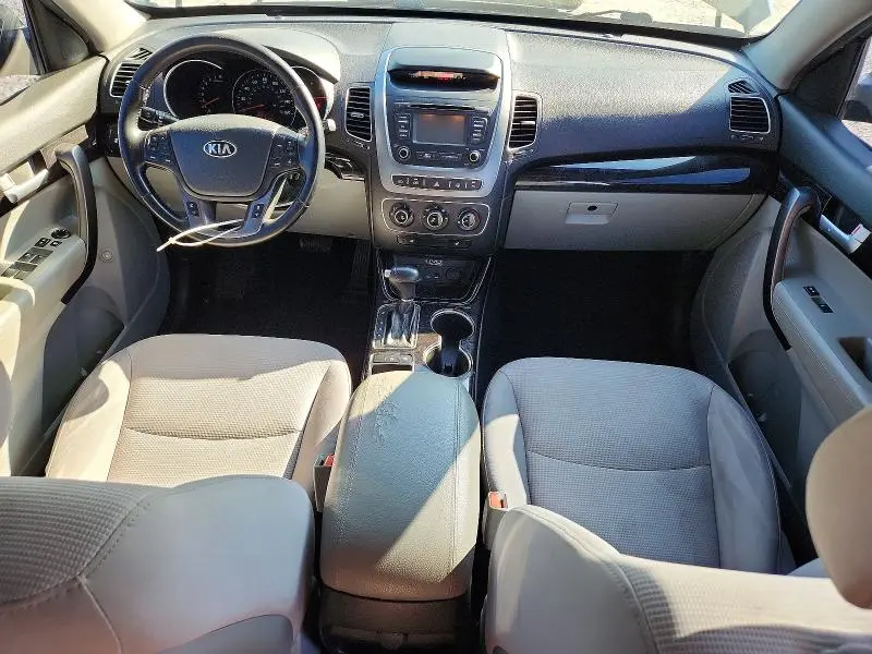 2015 KIA SORENTO LX  