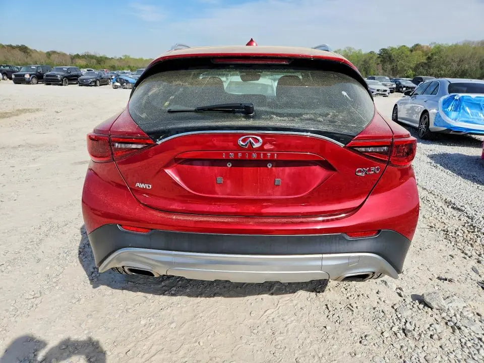 2017 INFINITI QX30 LUXURY  