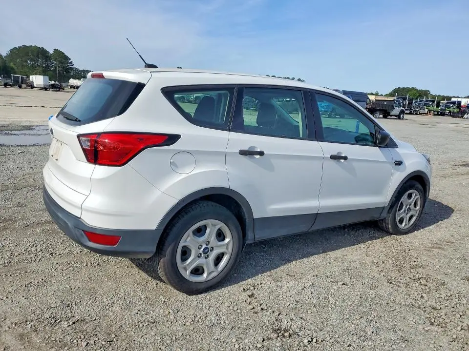 2019 FORD ESCAPE S  