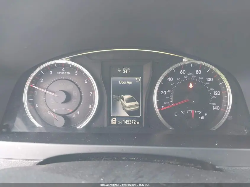 2016 TOYOTA CAMRY SE