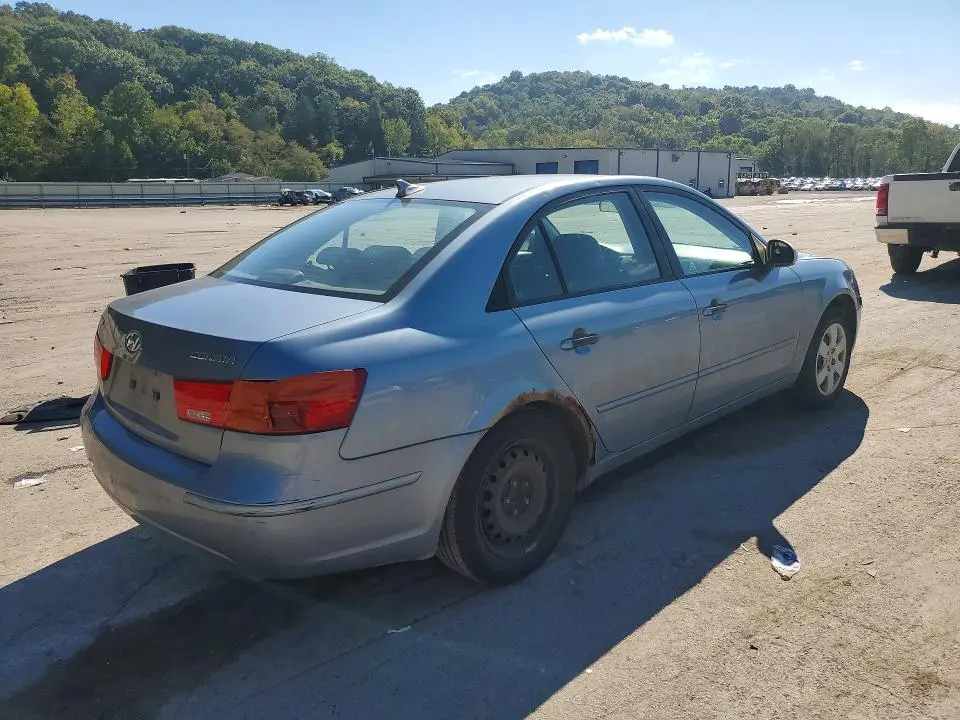 2010 HYUNDAI SONATA GLS  