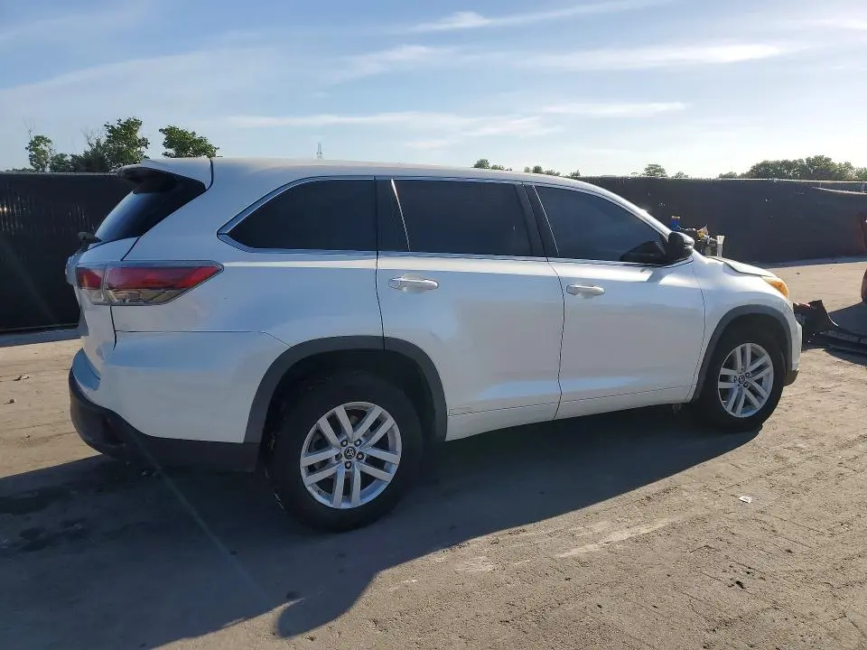 2016 TOYOTA HIGHLANDER LE  