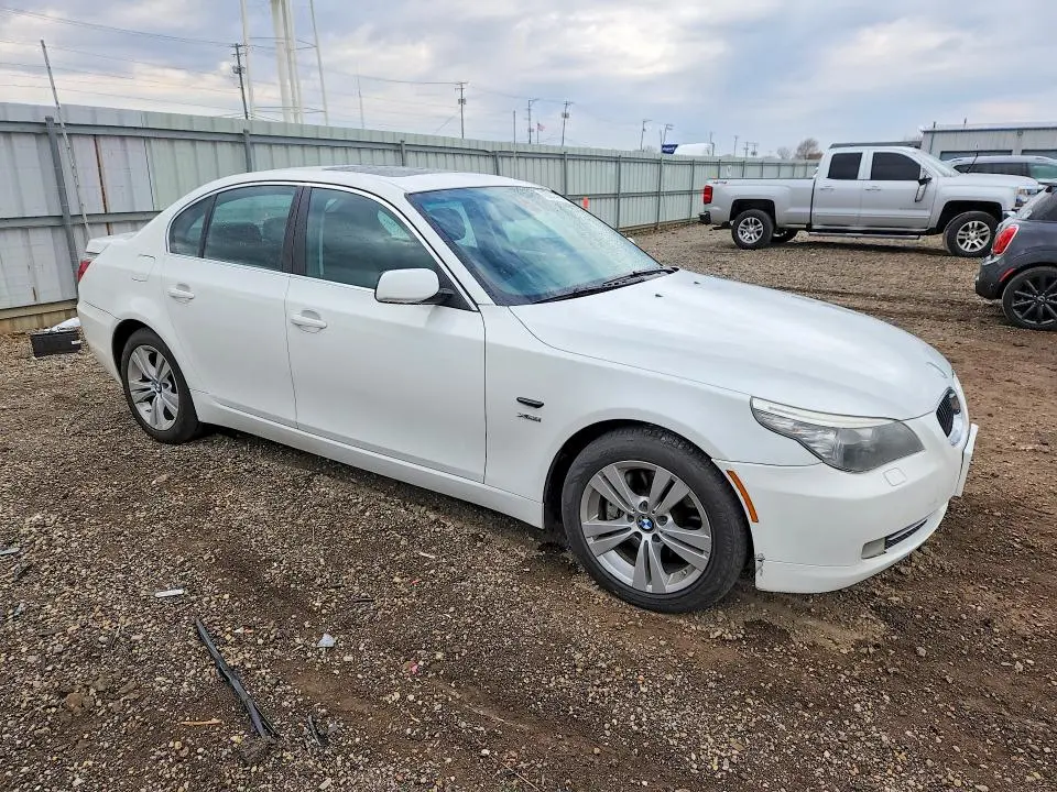 2010 BMW 528 XI  