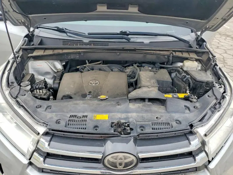 2017 TOYOTA HIGHLANDER XLE  