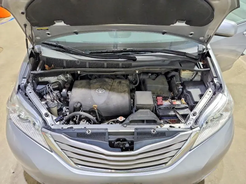 2017 TOYOTA SIENNA XLE 8-PASSENGER  