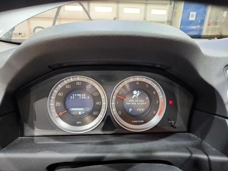 2012 VOLVO XC70 3.2  