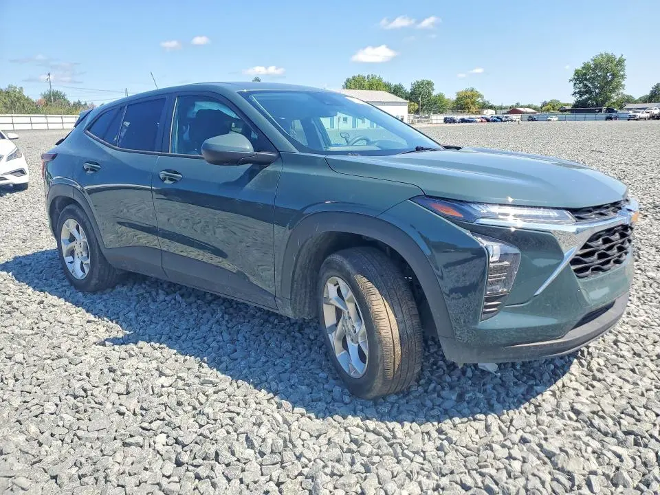 2025 CHEVROLET TRAX LS  