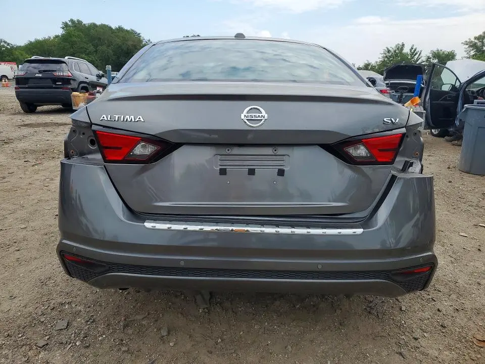 2022 NISSAN ALTIMA SV  