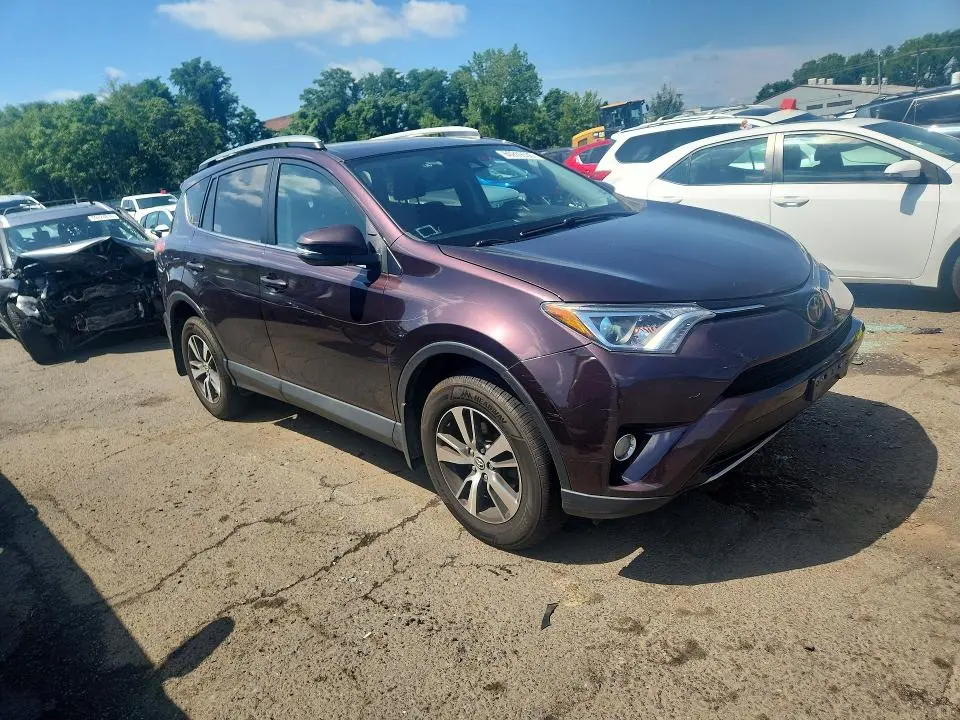 2018 TOYOTA RAV4 XLE  