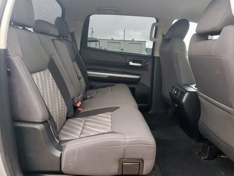2018 TOYOTA TUNDRA CREWMAX SR5  