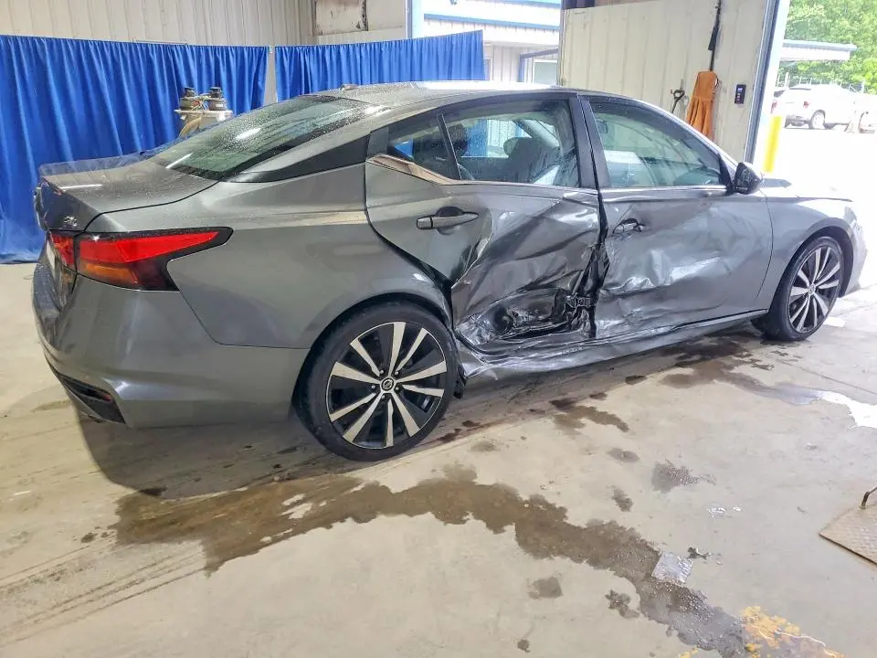 2021 NISSAN ALTIMA SR  