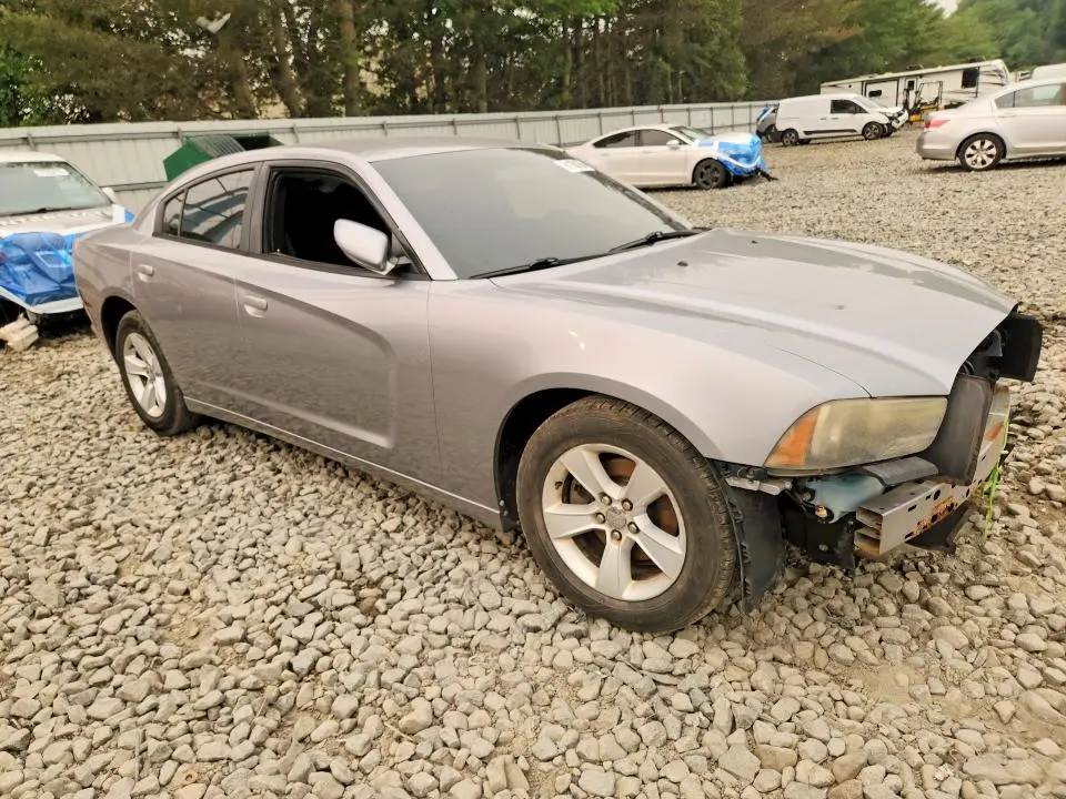 2013 DODGE CHARGER SE  