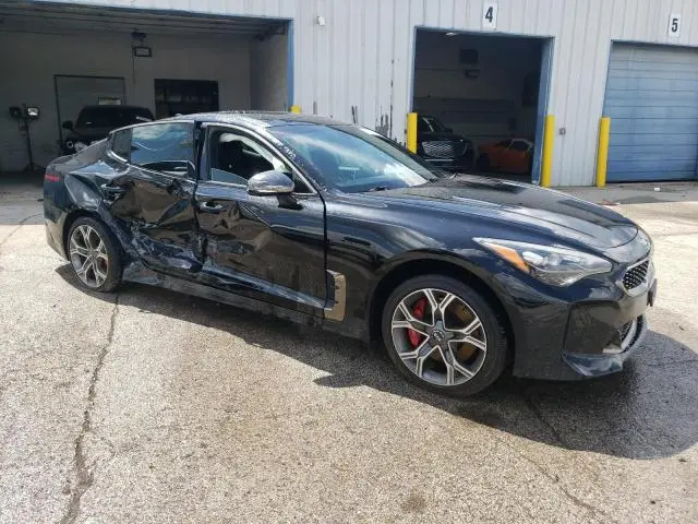 2019 KIA STINGER GT2  