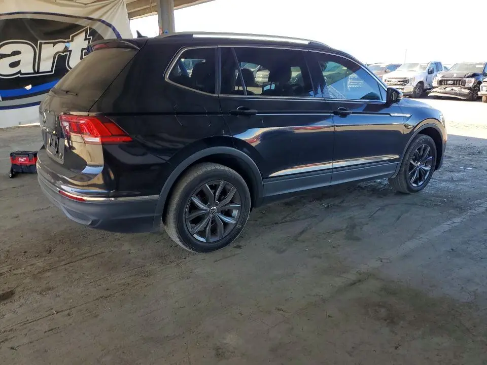 2022 VOLKSWAGEN TIGUAN SE  