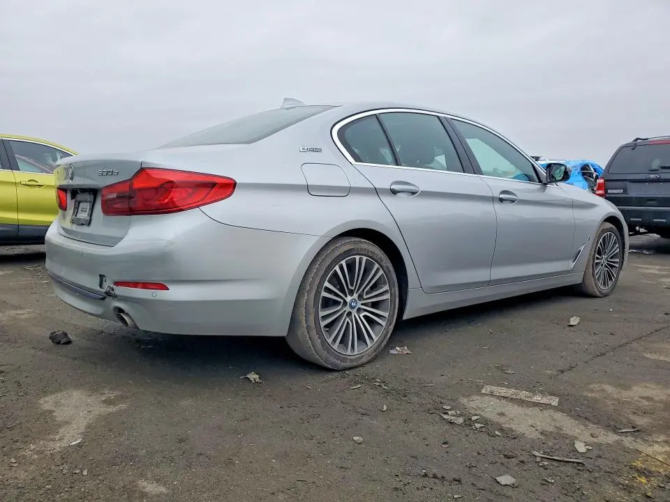 2019 BMW 530XE   