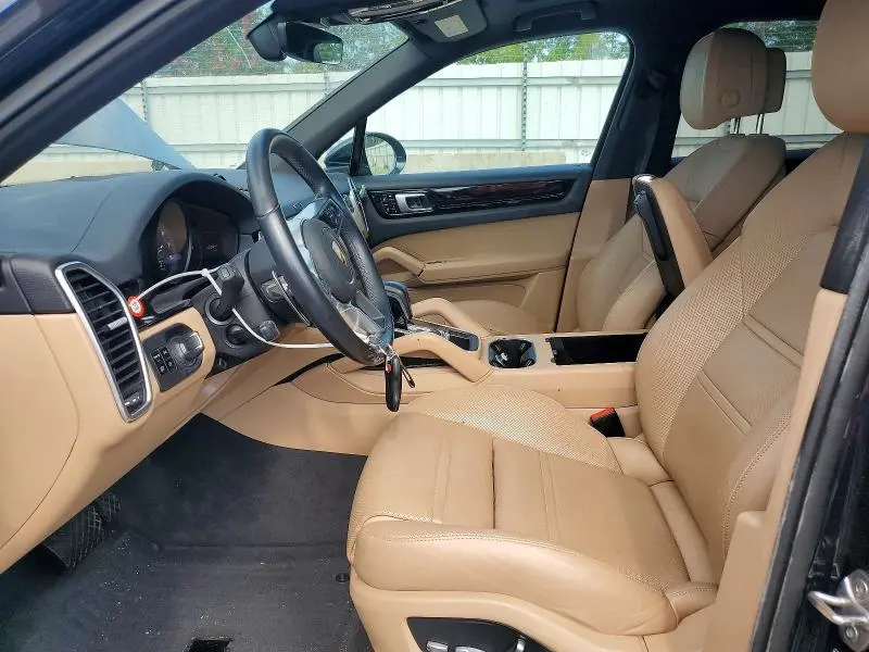 2021 PORSCHE CAYENNE   