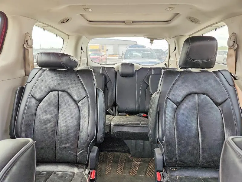 2017 CHRYSLER PACIFICA LIMITED  