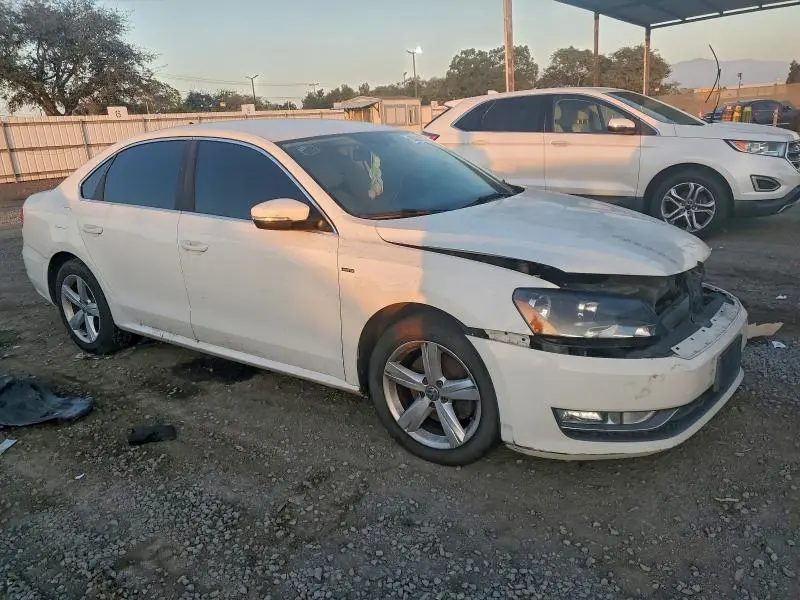 2015 VOLKSWAGEN PASSAT S  