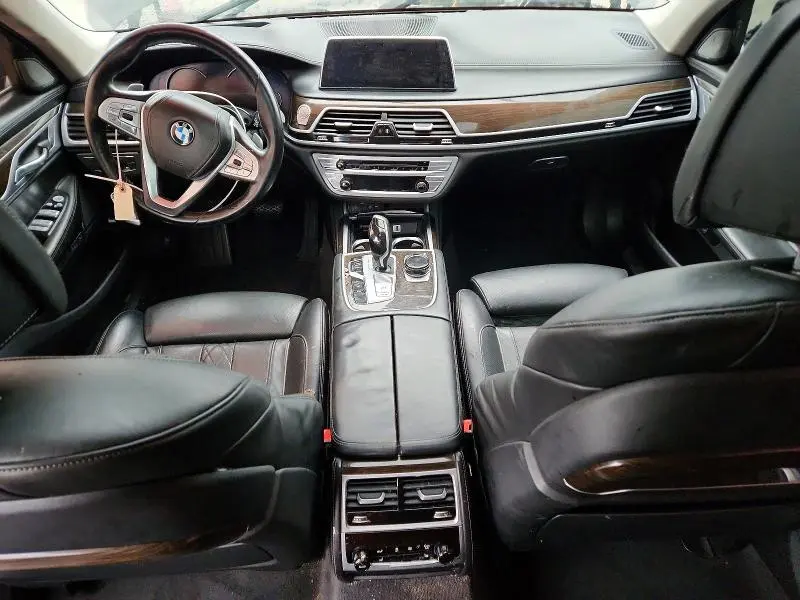 2018 BMW 750 XI  