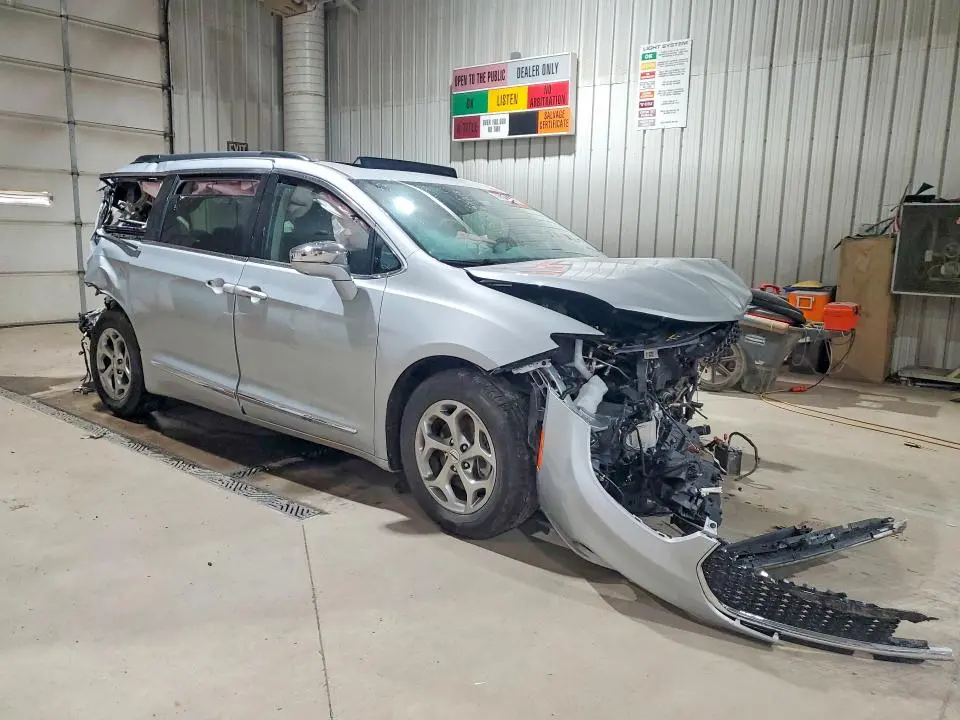 2022 CHRYSLER PACIFICA LIMITED  