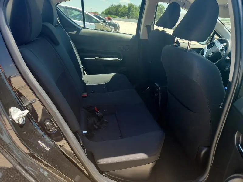 2016 TOYOTA PRIUS C TWO  