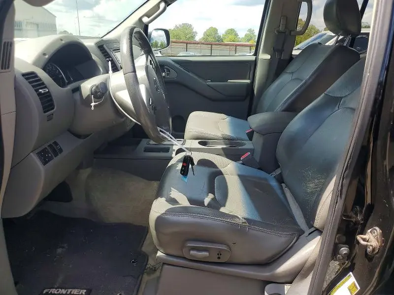2014 NISSAN FRONTIER SL  