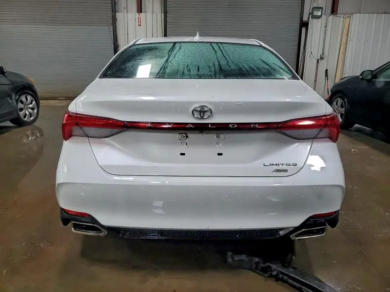 2021 TOYOTA AVALON LIMITED  
