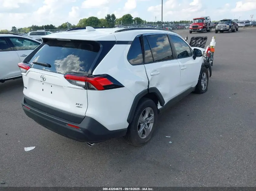 2025 TOYOTA RAV4 XLE