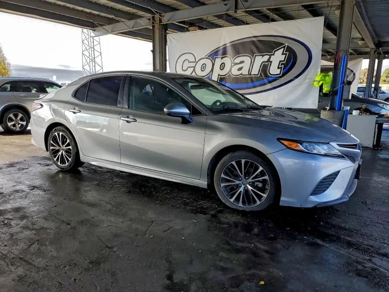 2018 TOYOTA CAMRY SE  