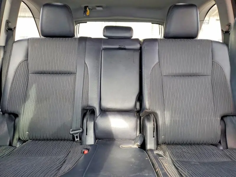 2016 TOYOTA HIGHLANDER LE  