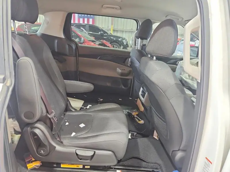 2025 KIA CARNIVAL LX  