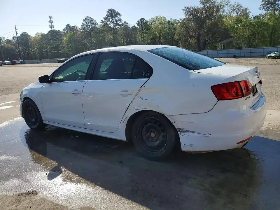 2013 VOLKSWAGEN JETTA SE  