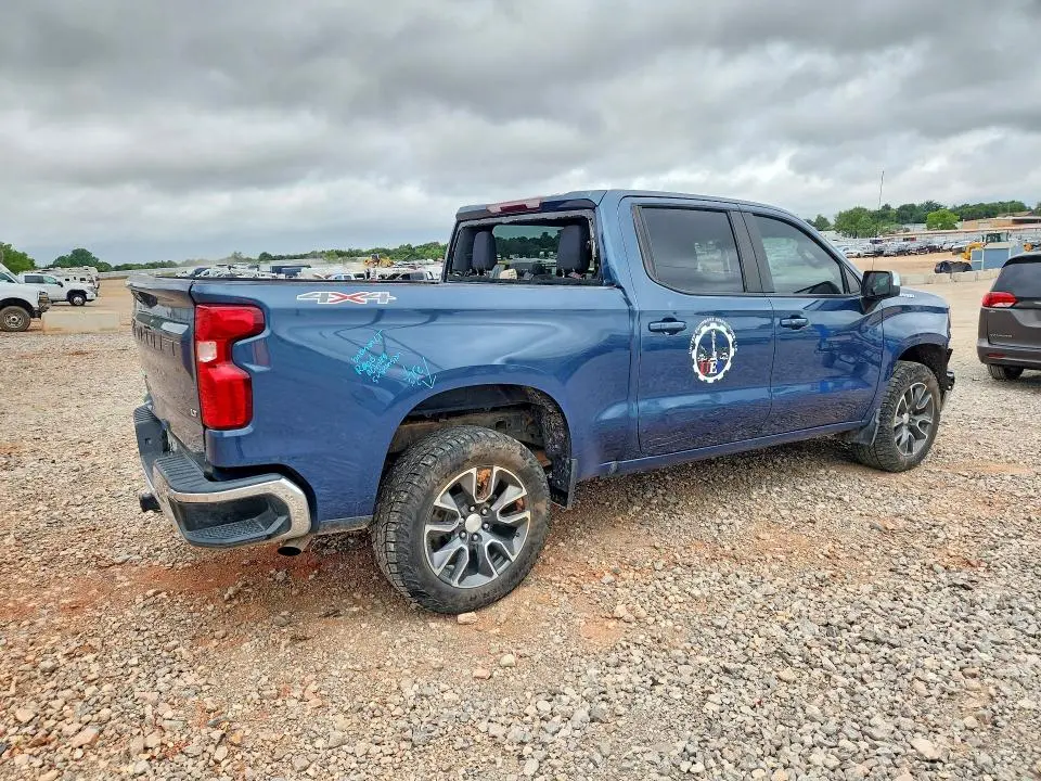 2024 CHEVROLET SILVERADO K1500 LT  