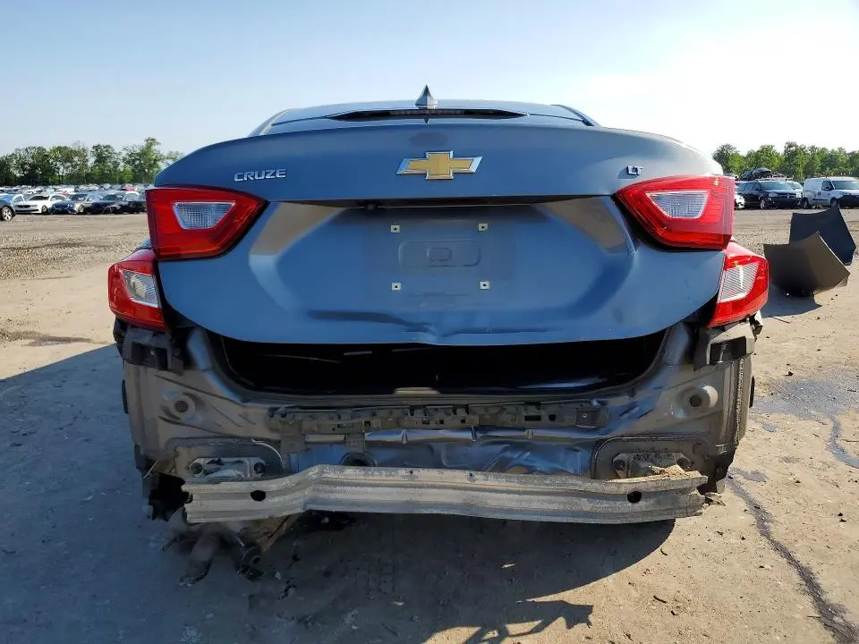 2019 CHEVROLET CRUZE LT  