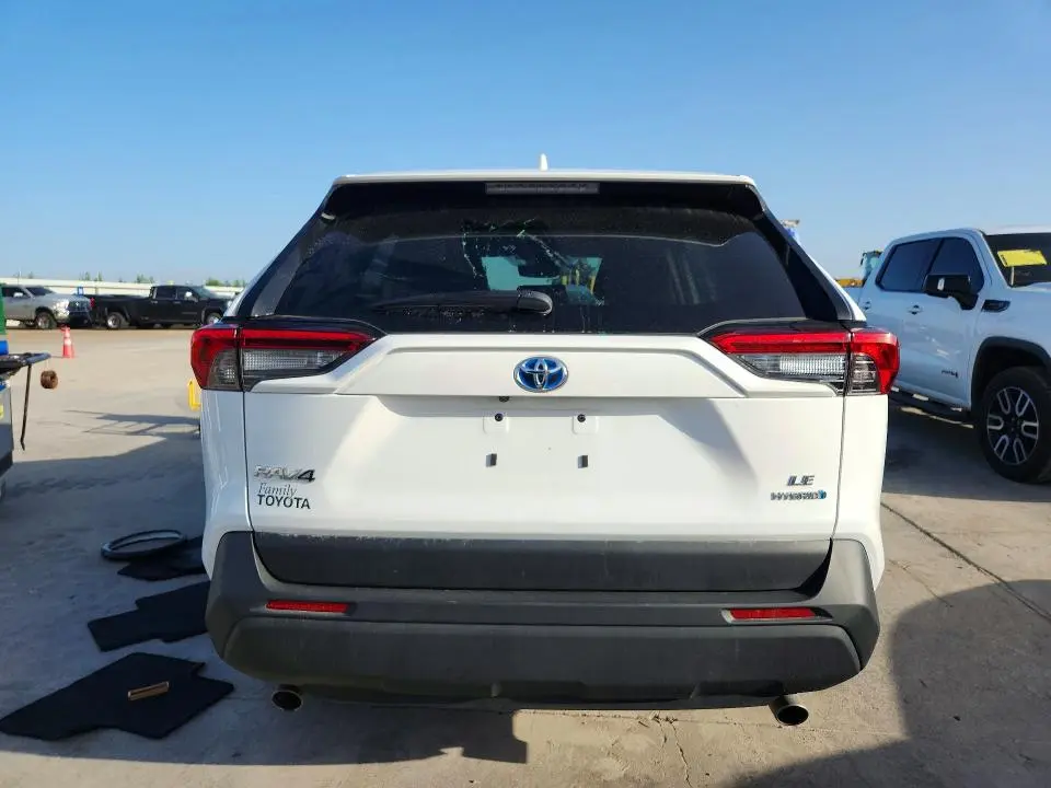 2024 TOYOTA RAV4 LE  