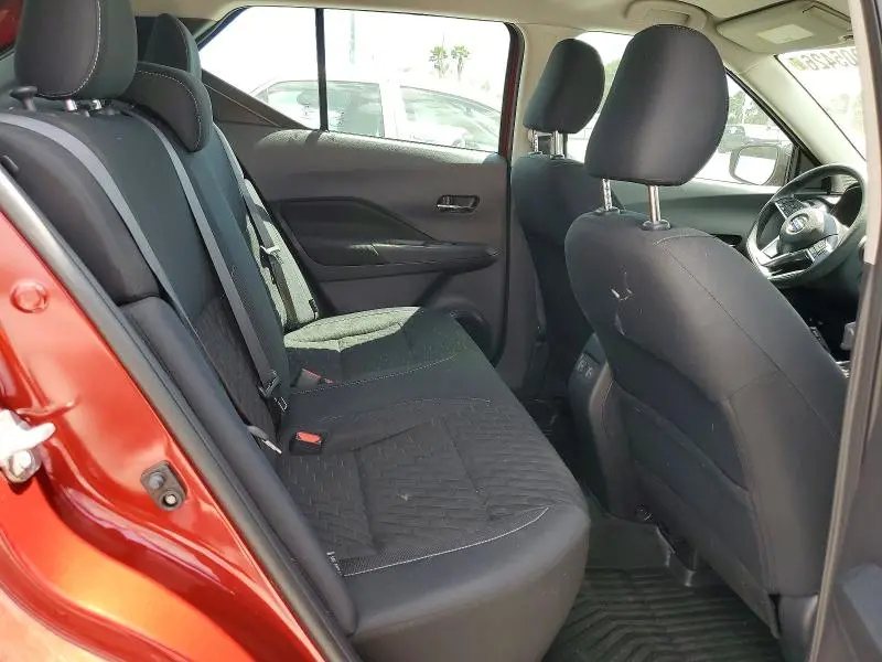 2021 NISSAN KICKS SV  