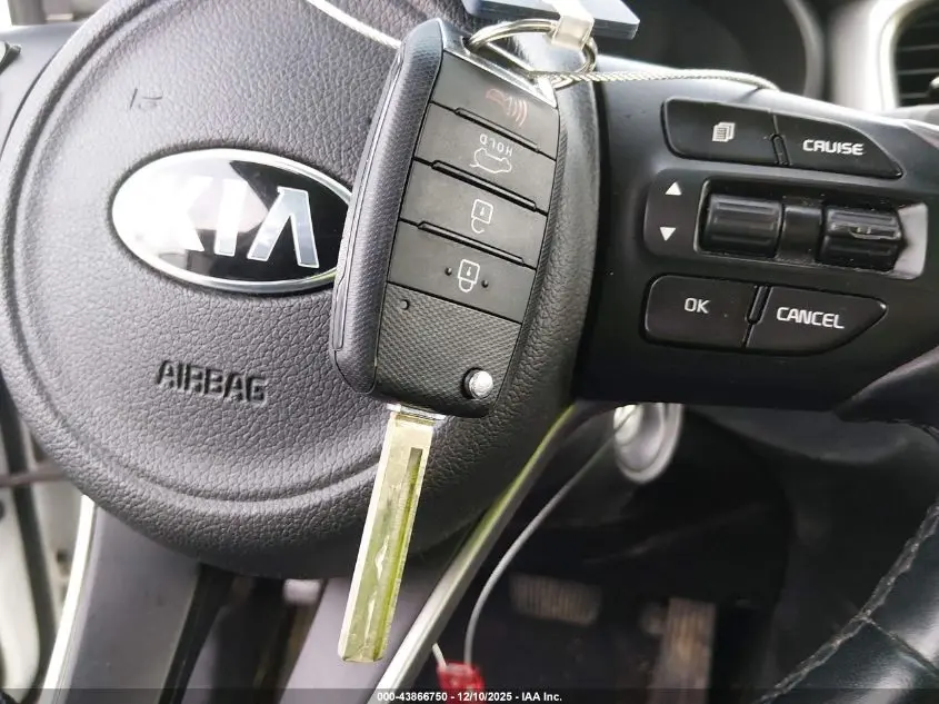 2017 KIA SORENTO 2.4L LX