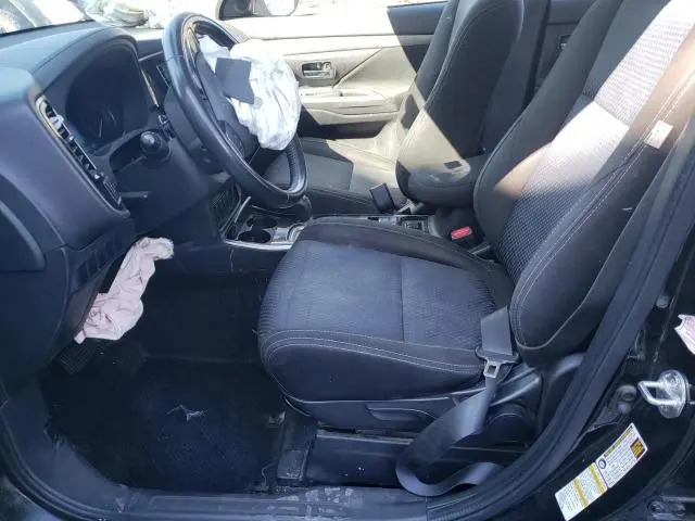 2017 MITSUBISHI OUTLANDER SE  