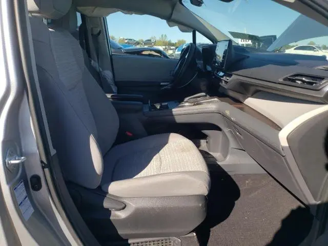 2022 TOYOTA SIENNA LE  