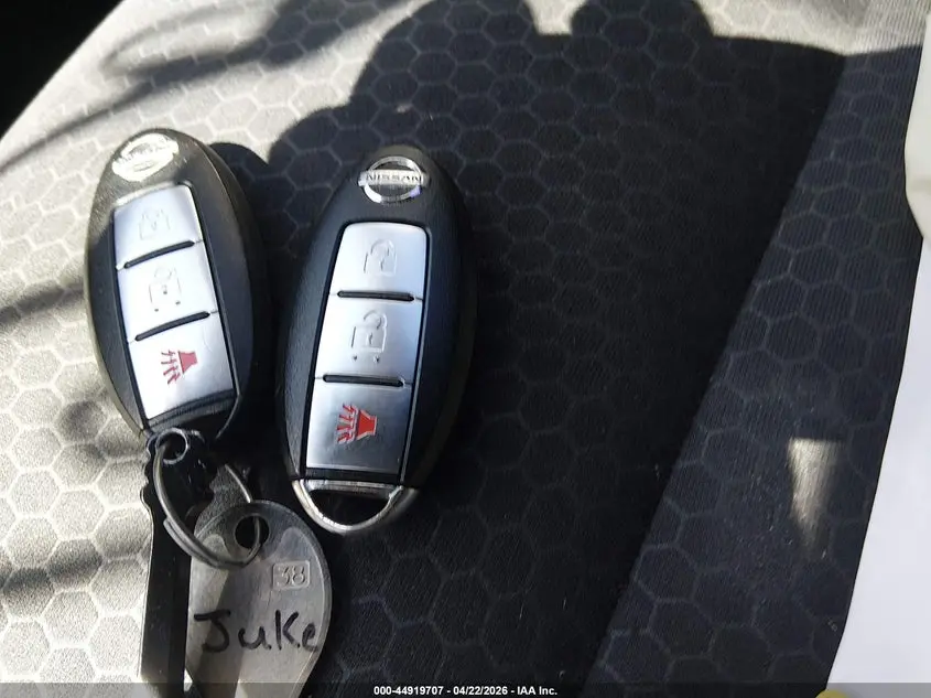 2011 NISSAN JUKE SV
