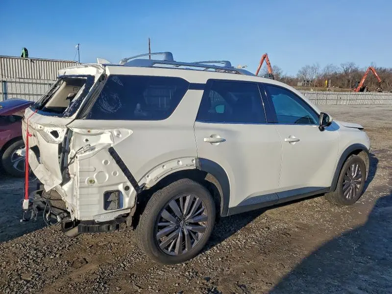 2023 NISSAN PATHFINDER SL  