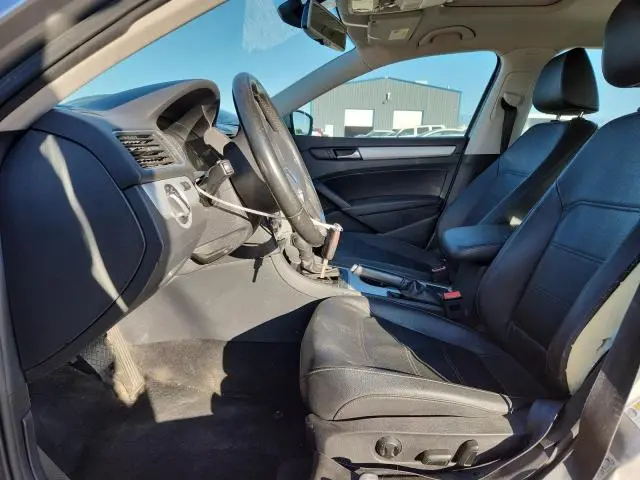 2013 VOLKSWAGEN PASSAT SE  